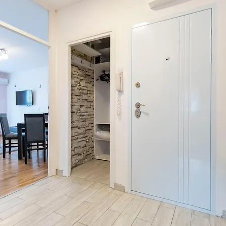 Aurora Apartment